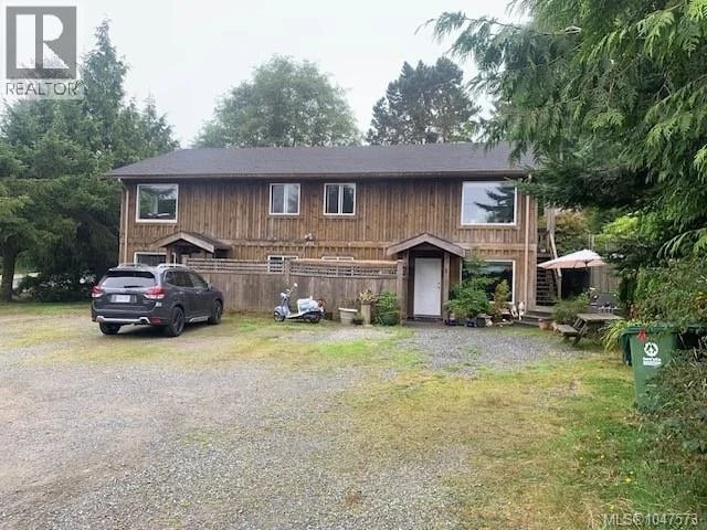 451 Neill Street, Tofino, British Columbia, V0R2Z0, Tofino, British Columbia — photo 1 of 5