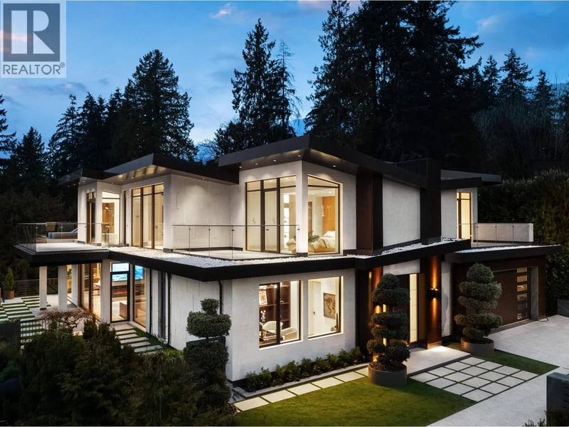 1405 28TH Street, West Vancouver, British Columbia, V7V1M1, West Vancouver, British Columbia — photo 1 of 5