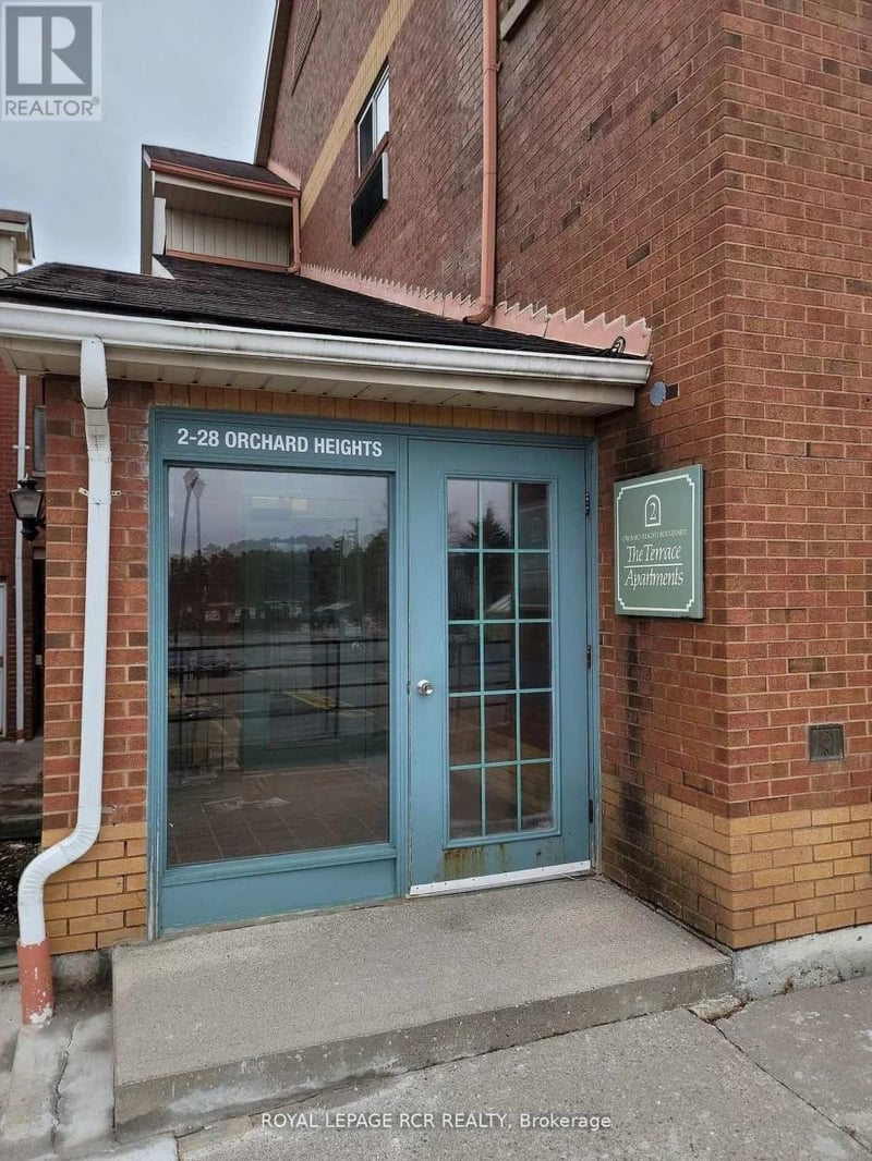 #243 2 Orchard Heights Boulevard, Aurora (Hills of St Andrew), Ontario, L4G3W3, Aurora (Hills of St Andrew), Ontario — photo 1 of 5