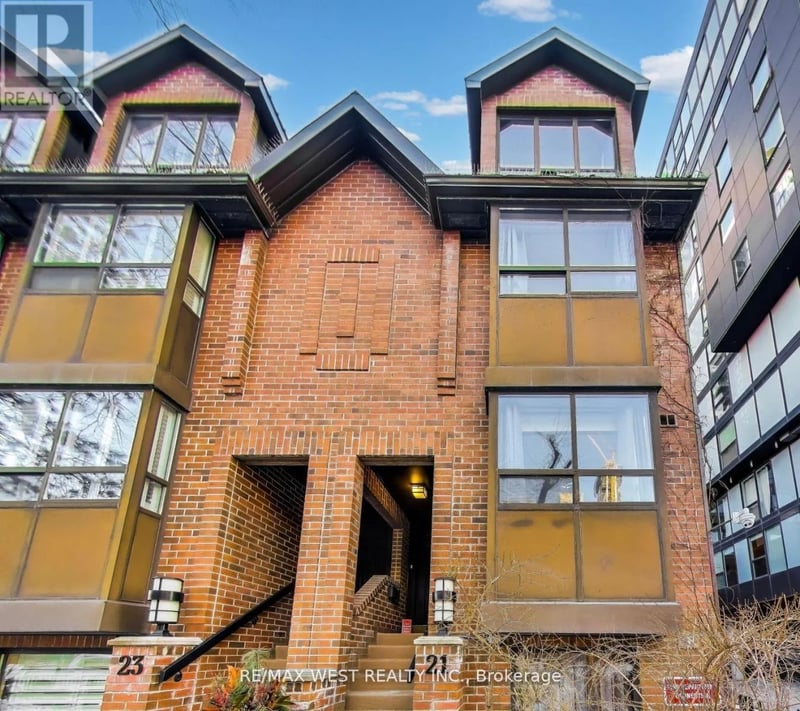 21 Dundonald Street, Toronto (Church-Yonge Corridor), Ontario, M4Y1K3, Toronto (Church-Yonge Corridor), Ontario — photo 1 of 5