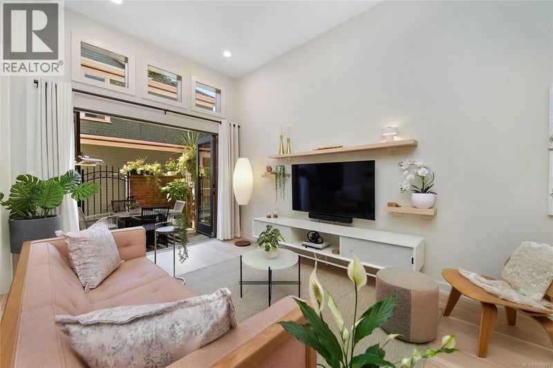 #3 440 Parry Street, Victoria, British Columbia, V8V2H7, Victoria, British Columbia — photo 1 of 5