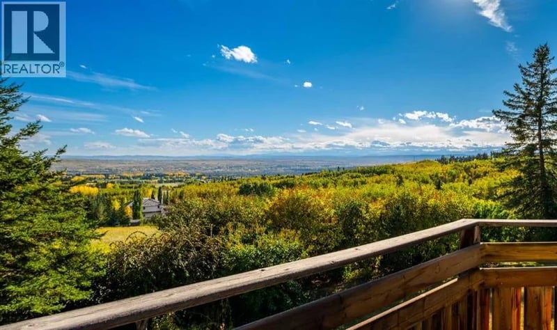 19 Westbluff Place, Rural Rocky View County, Alberta, T3Z3N9, Rural Rocky View County, Alberta — photo 1 of 5