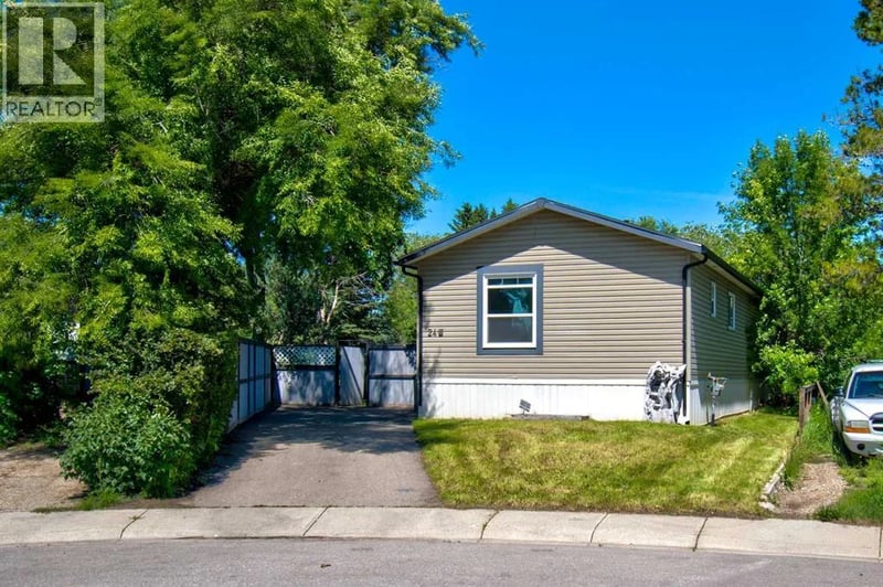 24 Spring Dale Court Southeast, Airdrie, Alberta, T4A1N9, Airdrie, Alberta — photo 1 of 5