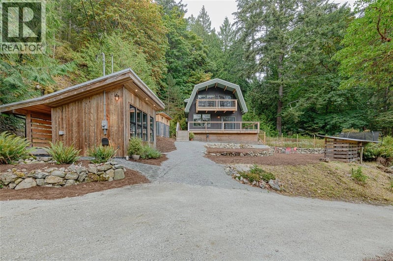 384 Roland Road, Salt Spring, British Columbia, V8K1V1, Salt Spring, British Columbia — photo 1 of 5