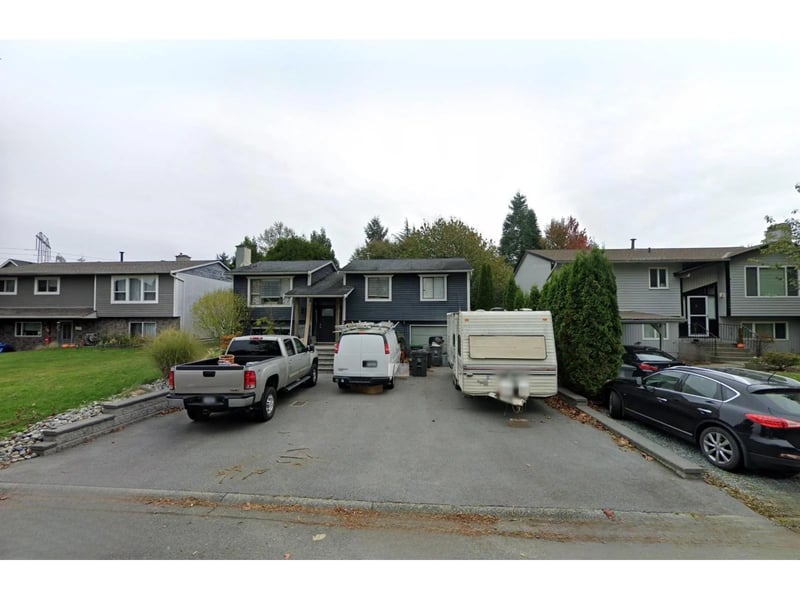 5870 184A Street, Surrey, British Columbia, V3S5S7, Surrey, British Columbia — photo 1 of 5