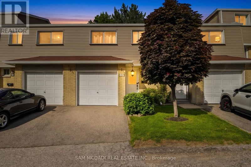 #157 400 Mississauga Valley Boulevard, Mississauga (Mississauga Valleys), Ontario, L5A3N6, Mississauga (Mississauga Valleys), Ontario — photo 1 of 5