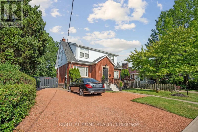 105 Glenridge Avenue, St. Catharines (Old Glenridge), Ontario, L2R4X5, St. Catharines (Old Glenridge), Ontario — photo 1 of 5