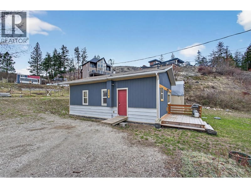754 Wood Road, Kelowna, British Columbia, V1Z3V6, Kelowna, British Columbia — photo 1 of 5