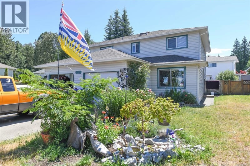 #B 2256 1st Street, Courtenay, British Columbia, V9N8X8, Courtenay, British Columbia — photo 1 of 5