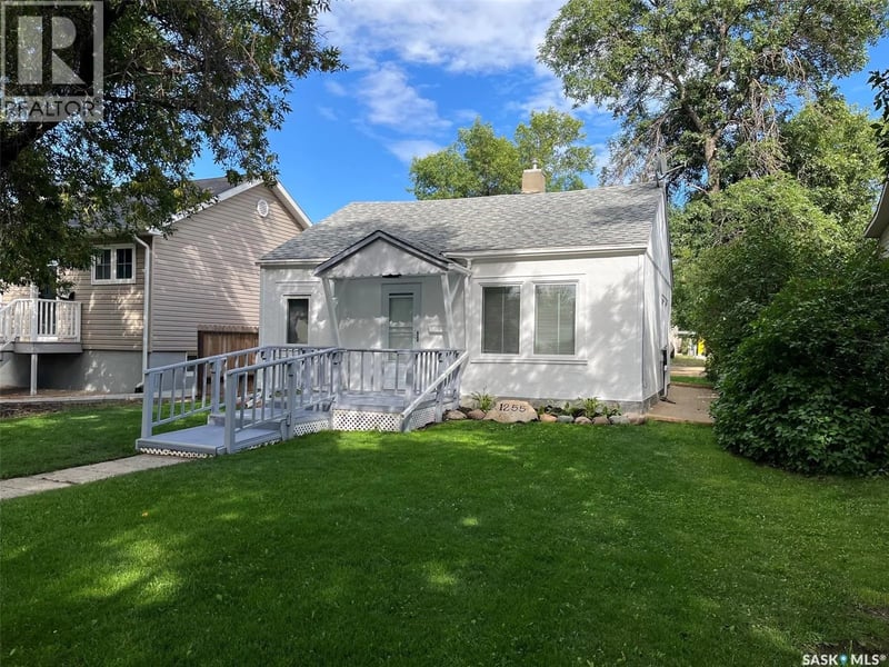 1255 Atkinson STREET, Regina, Saskatchewan, S4N3V7, Regina, Saskatchewan — photo 1 of 5