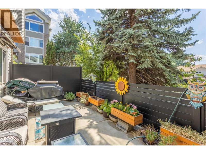 #1 1675 Thayer Court, Kelowna, British Columbia, V1Y8M2, Kelowna, British Columbia — photo 1 of 5