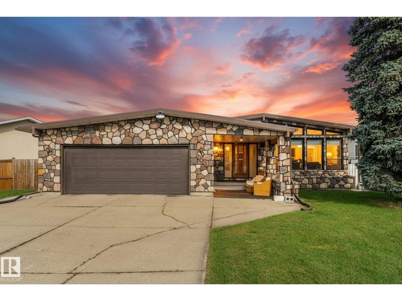9504 139 AV NW, Edmonton, Alberta, T5E5Z8, Edmonton, Alberta — photo 1 of 5