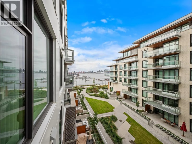 #425 755 HARBOURSIDE Drive, North Vancouver, British Columbia, V7P0G1, North Vancouver, British Columbia — photo 1 of 5