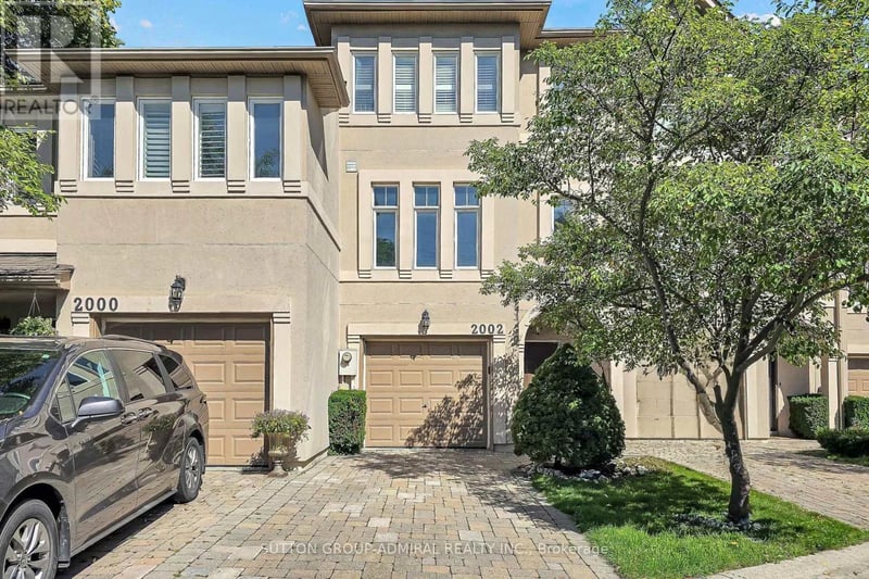 2002 John Street, Markham (Bayview Fairway-Bayview Country Club Estates), Ontario, L3T1Z1, Markham (Bayview Fairway-Bayview Country Club Estates), Ontario — photo 1 of 5