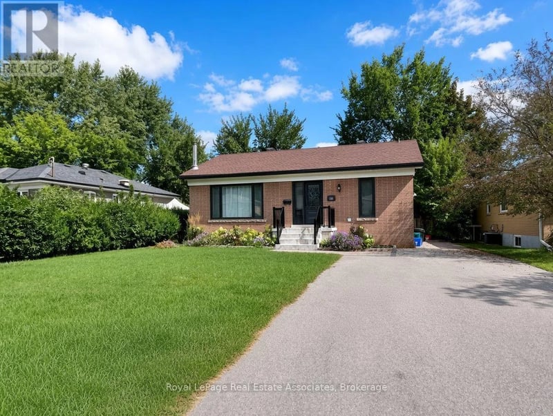 10 Elizabeth Street, Halton Hills (Georgetown), Ontario, L7G3K2, Halton Hills (Georgetown), Ontario — photo 1 of 5