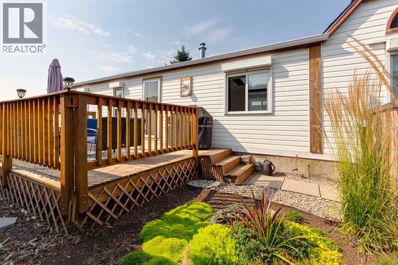 25 Erin Woods Circle Southeast, Calgary, Alberta, T2B3C9, Calgary, Alberta — photo 1 of 5