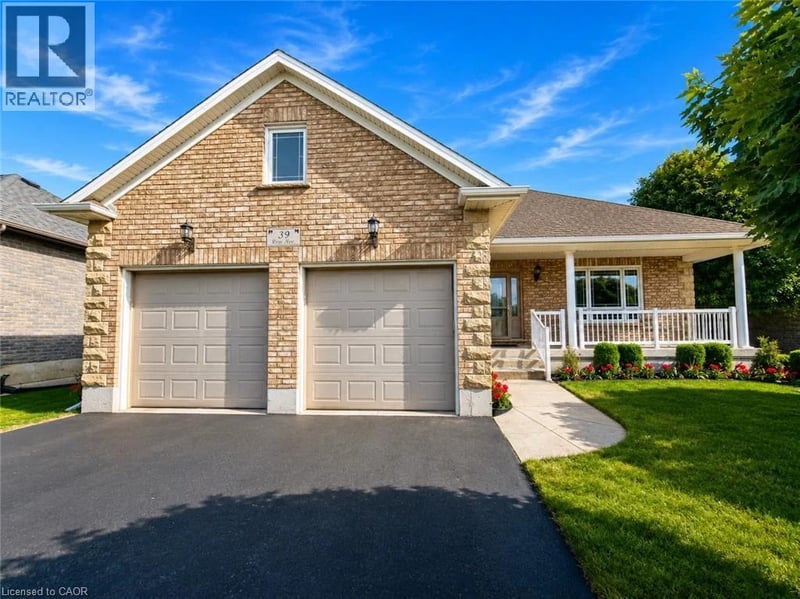 39 ROSS Avenue North, Simcoe, Ontario, N3Y0B2, Simcoe, Ontario — photo 1 of 5