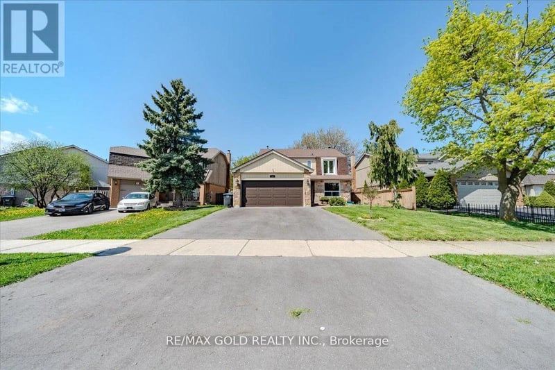 18 Markham Street, Brampton (Central Park), Ontario, L6S2X7, Brampton (Central Park), Ontario — photo 1 of 5