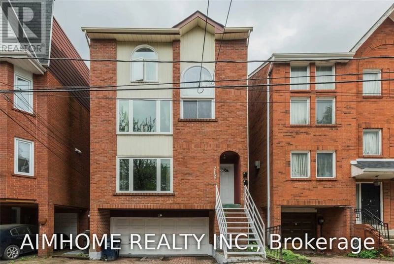 #Main 212 Milan Street, Toronto (Moss Park), Ontario, M5A3Z6, Toronto (Moss Park), Ontario — photo 1 of 5