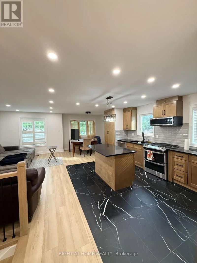 #Main 73 Barre Drive, Barrie (Painswick North), Ontario, L4N7P1, Barrie (Painswick North), Ontario — photo 1 of 5