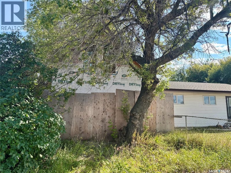 1913 20th STREET W, Saskatoon, Saskatchewan, S7M1A3, Saskatoon, Saskatchewan — photo 1 of 5