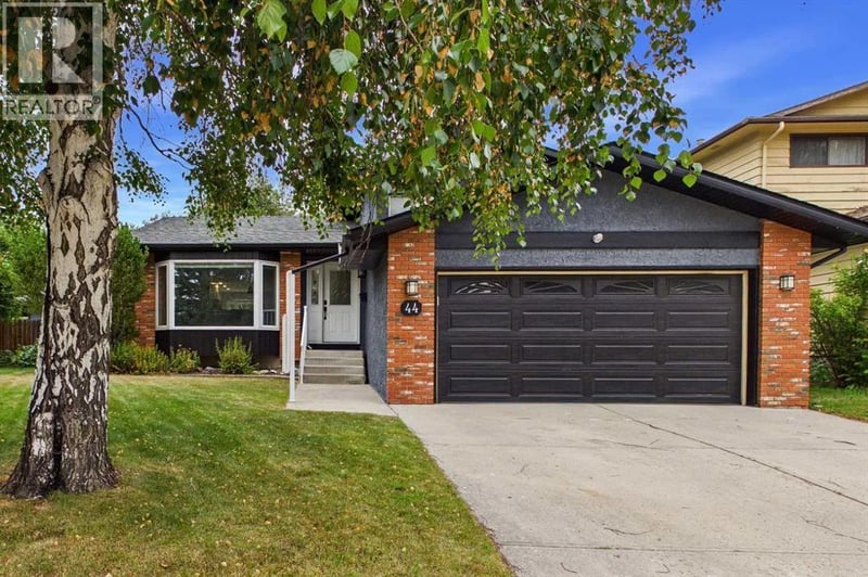 44 Woodbrook Place Southwest, Calgary, Alberta, T2W3Z4, Calgary, Alberta — photo 1 of 5