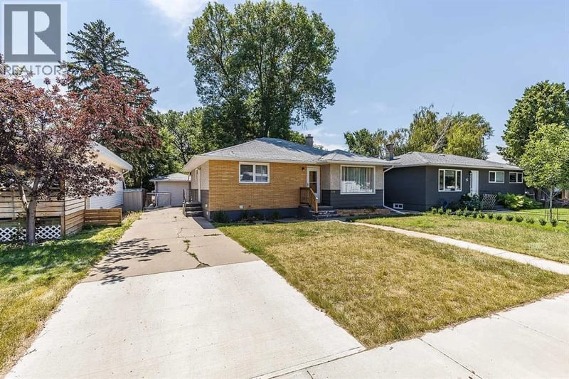 549 2 Street Northwest, Medicine Hat, Alberta, T1A6K2, Medicine Hat, Alberta — photo 1 of 5