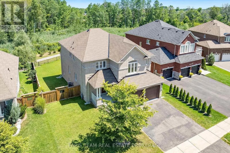 33 Pearl Street, Wasaga Beach, Ontario, L9Z0G9, Wasaga Beach, Ontario — photo 1 of 5
