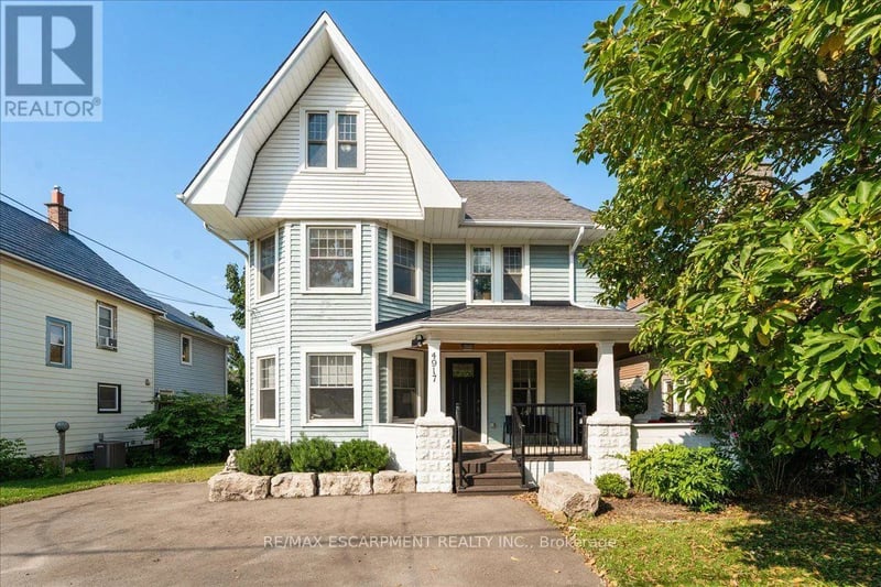 4917 King Street East, Lincoln (Beamsville), Ontario, L0R1B0, Lincoln (Beamsville), Ontario — photo 1 of 5