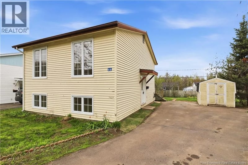 66 Braeburn Crescent, Moncton, New Brunswick, E1E2L6, Moncton, New Brunswick — photo 1 of 5