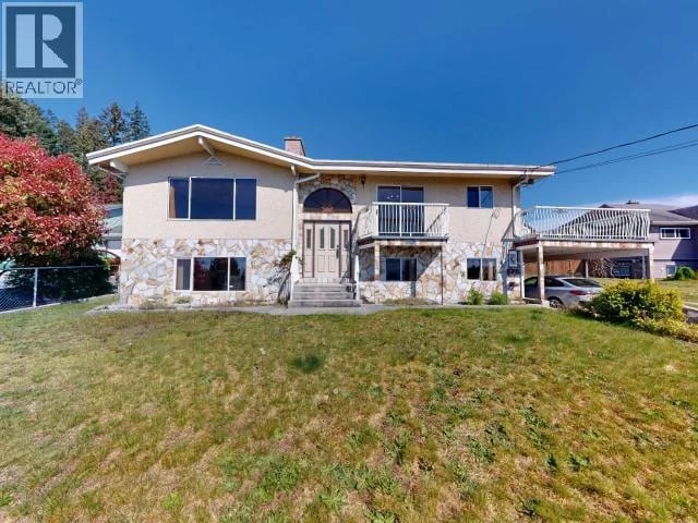 4688 FERNWOOD AVE, Powell River, British Columbia, V8A3L6, Powell River, British Columbia — photo 1 of 5