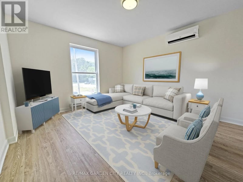 #2 63 Main Street East, Grimsby (Grimsby East), Ontario, L3M1M7, Grimsby (Grimsby East), Ontario — photo 1 of 5