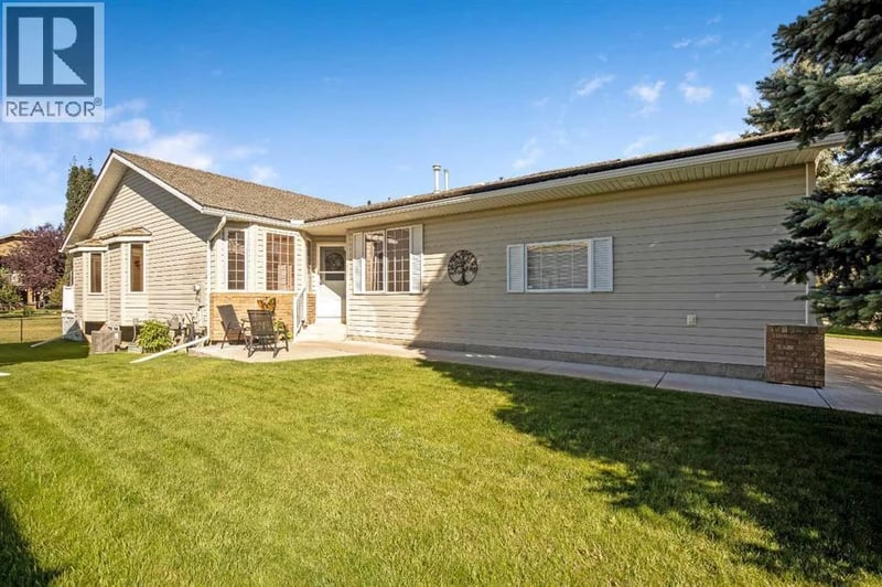 501 Riverside Drive Northwest, High River, Alberta, T1V1T5, High River, Alberta — photo 1 of 5