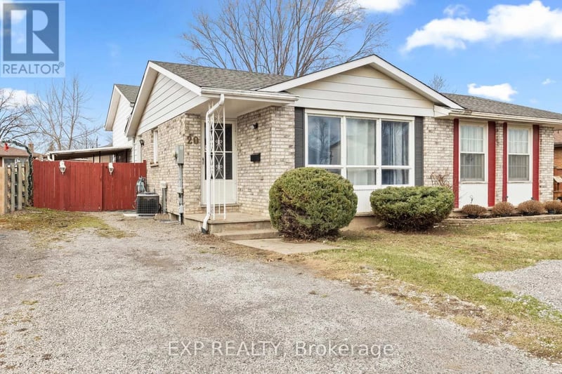20 Canterbury Drive, St. Catharines (Oakdale), Ontario, L2P3M7, St. Catharines (Oakdale), Ontario — photo 1 of 5