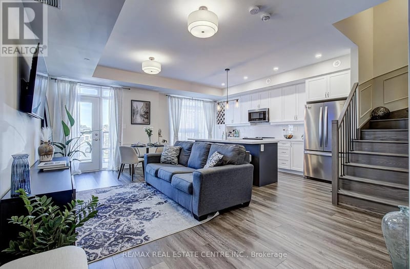 #116 1569 Rose Way, Milton (CB Cobban), Ontario, L9E1N4, Milton (CB Cobban), Ontario — photo 1 of 5