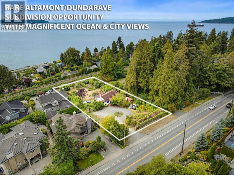 2820 MARINE Drive, West Vancouver, British Columbia, V7V1L9, West Vancouver, British Columbia — photo 1 of 5
