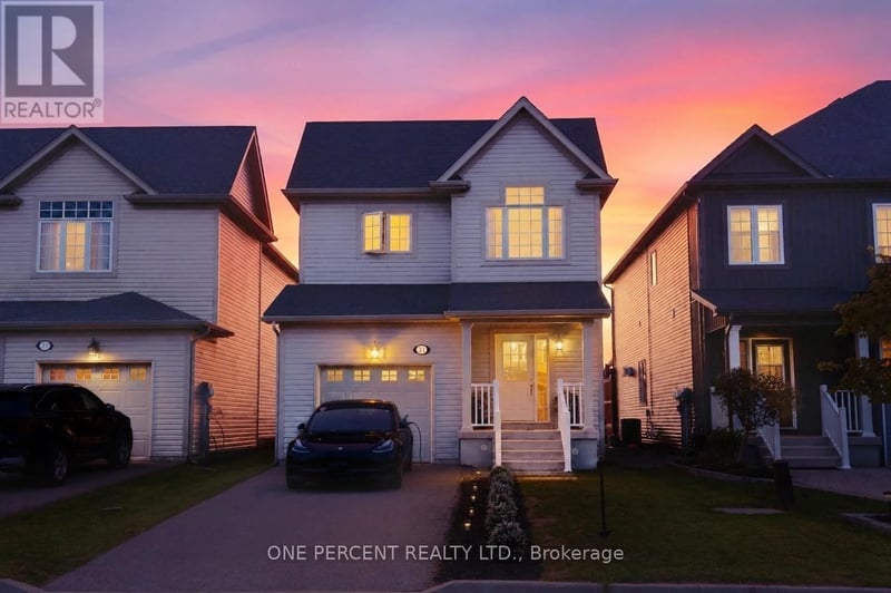 31 Courtney Street, Centre Wellington (Fergus), Ontario, N1M0E3, Centre Wellington (Fergus), Ontario — photo 1 of 5