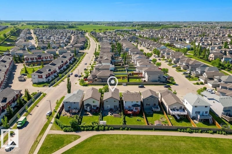 1212 37C AV NW, Edmonton, Alberta, T6T0E5, Edmonton, Alberta — photo 1 of 5