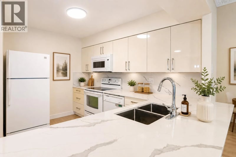 #603 2468 BROADWAY, Vancouver, British Columbia, V5M4V1, Vancouver, British Columbia — photo 1 of 5