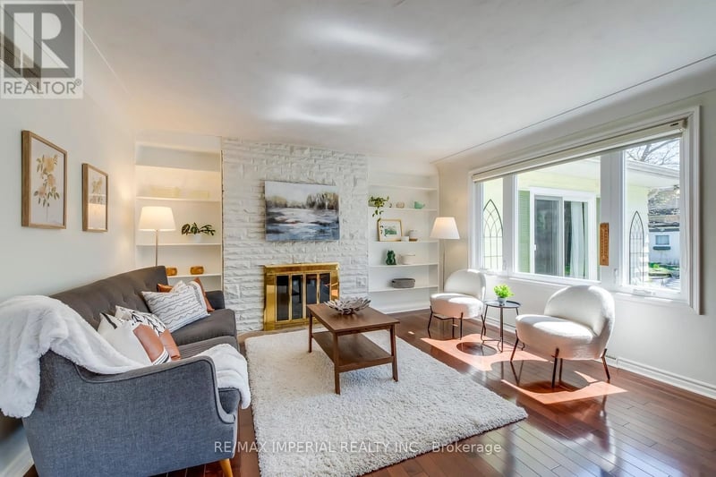 2048 Devon Road, Oakville (FD Ford), Ontario, L6J2N2, Oakville (FD Ford), Ontario — photo 1 of 5