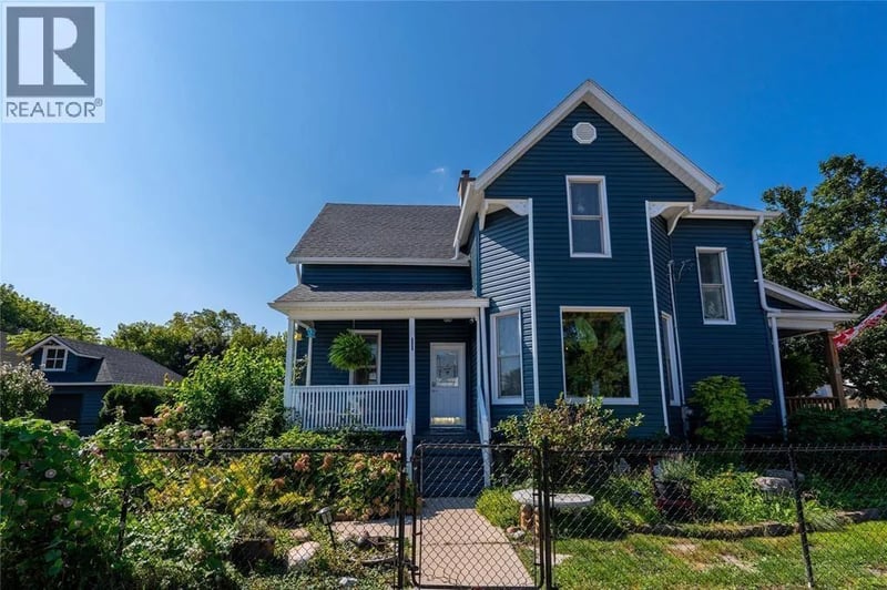 224 VIDAL Street South, Sarnia, Ontario, N7T2T7, Sarnia, Ontario — photo 1 of 5