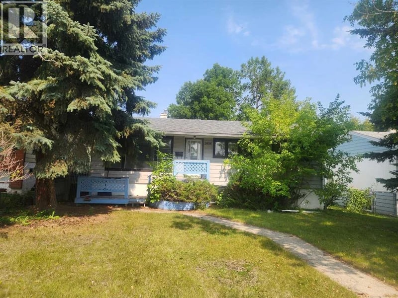 2408 23 Avenue Southwest, Calgary, Alberta, T2T0W2, Calgary, Alberta — photo 1 of 5