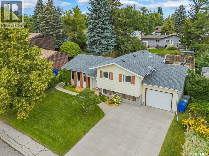 15 Dragan CRESCENT, Saskatoon, Saskatchewan, S7H5C8, Saskatoon, Saskatchewan — photo 1 of 5