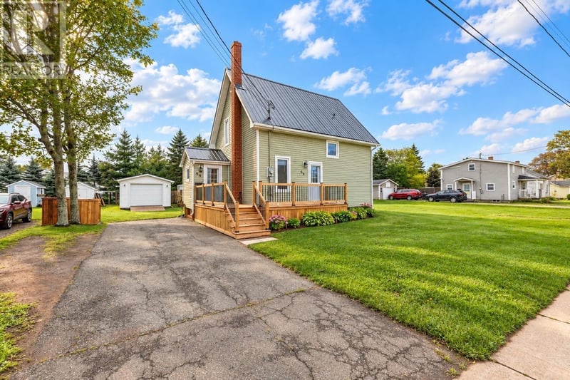 69 Bayview Drive, Summerside, Prince Edward Island, C1N3Z9, Summerside, Prince Edward Island — photo 1 of 5