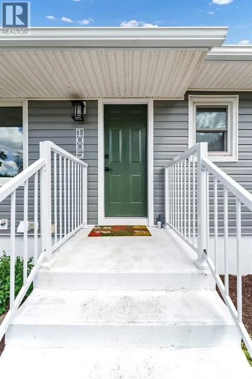1005 Bullivant Crescent Southwest, Medicine Hat, Alberta, T1A5G7, Medicine Hat, Alberta — photo 1 of 5