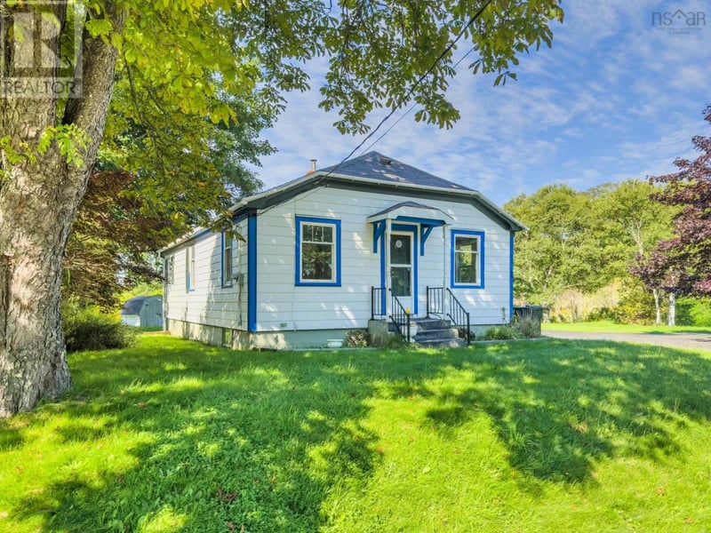 102 Parade Street, Yarmouth, Nova Scotia, B5A3B5, Yarmouth, Nova Scotia — photo 1 of 5