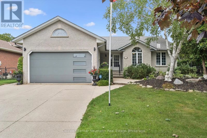 11 Keating Drive, Centre Wellington (Elora/Salem), Ontario, N0B1S0, Centre Wellington (Elora/Salem), Ontario — photo 1 of 5