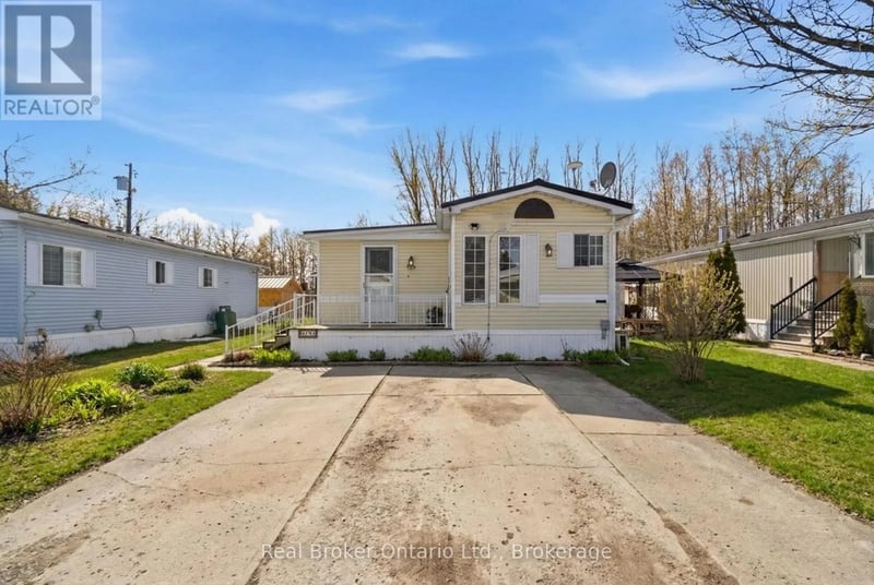 428 Pine Pass, Centre Wellington, Ontario, N1M2W5, Centre Wellington, Ontario — photo 1 of 5
