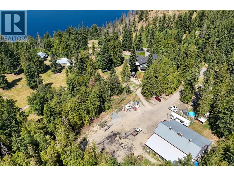 3045 Lindberg Road, Sorrento, British Columbia, V0E2W1, Sorrento, British Columbia — photo 1 of 5