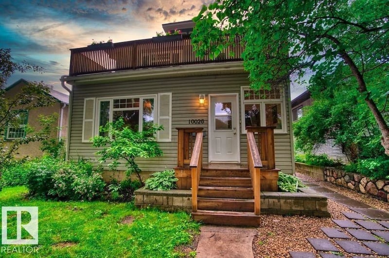 10026 87 AV NW, Edmonton, Alberta, T6E2N9, Edmonton, Alberta — photo 1 of 5